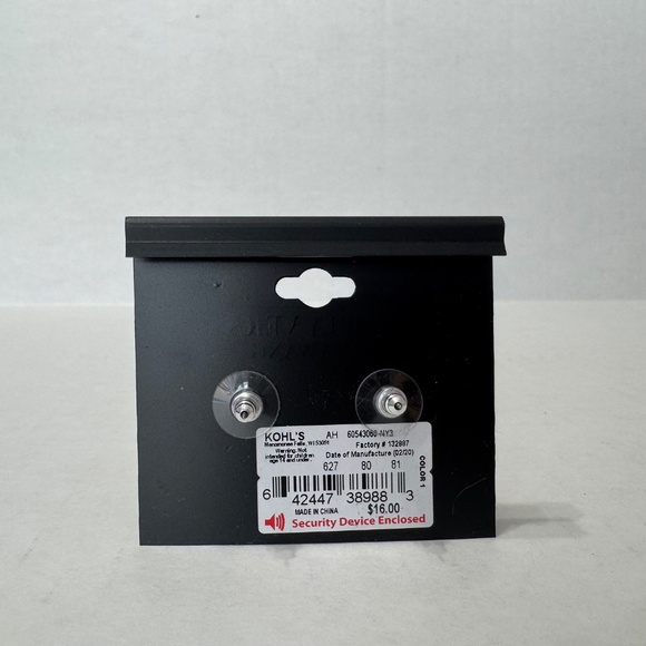 🌸Vera Wang Simply Vera Pink 3D Flower Earrings Stud NWT - Picture 4 of 4